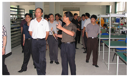 福建省委常委、政法委書記徐謙一行視察虹潤公司